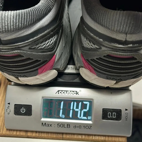 Brooks Ariel 18 running shoes size 8.5 wide preowned good amount of tread left - Picture 14 of 14